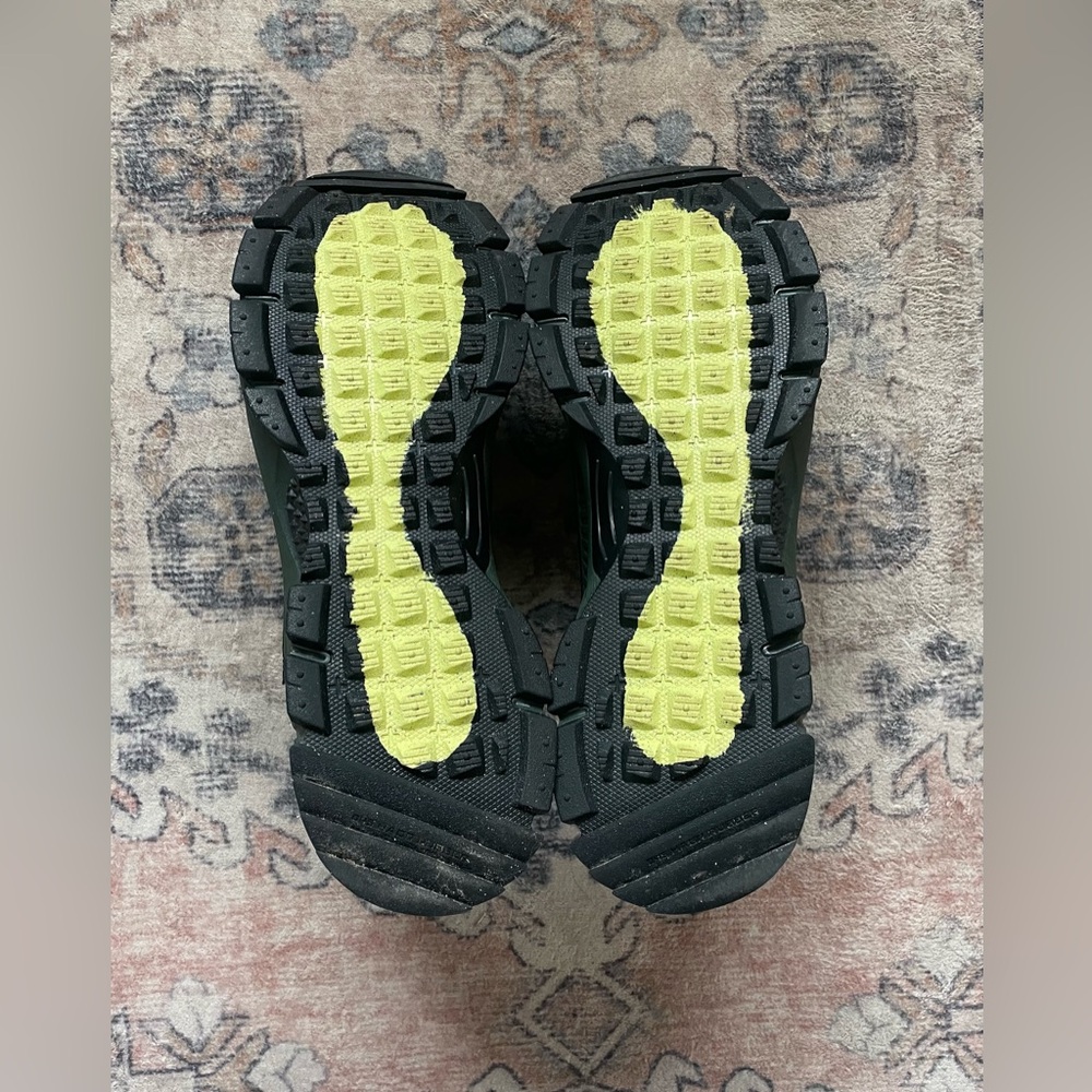 Nike NWOT Black Green Zoom Vomero Roam Outdoor Winterized Sneakers Mens 13 - Picture 5 of 6